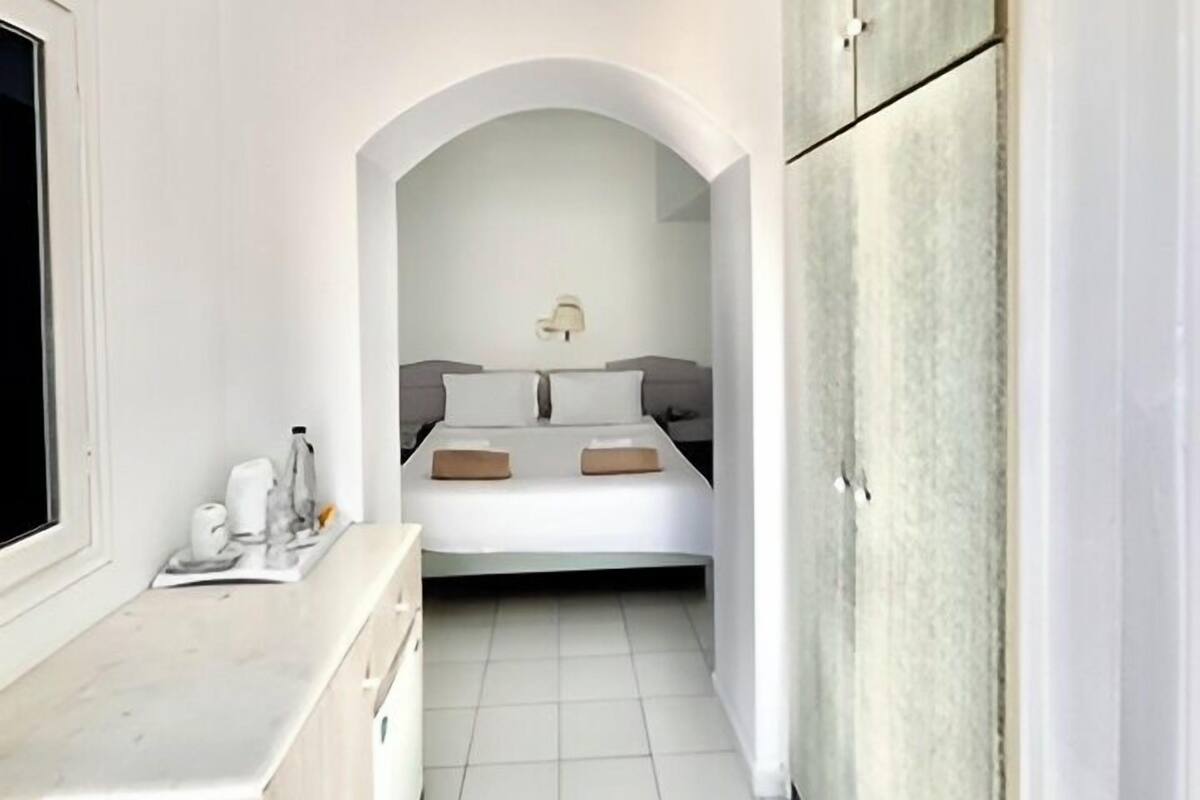 Standard Room, Mountain View, Mezzanine | In-room safe, soundproofing, iron/ironing board (on request)
