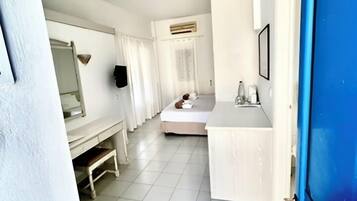 Standard Double Room, Balcony, Garden View | In-room safe, soundproofing, iron/ironing board, free WiFi