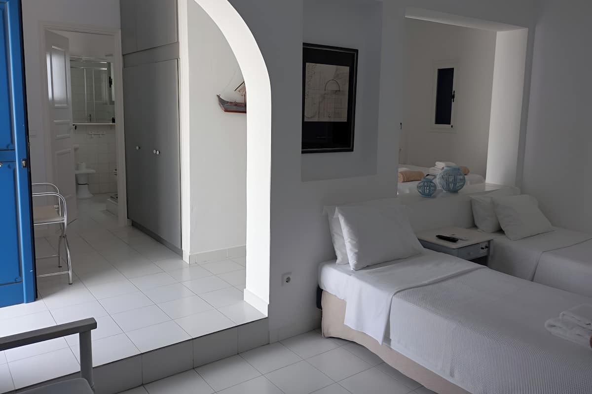 Studio, Sea View, Mezzanine | 1 bedroom, in-room safe, soundproofing, iron/ironing board