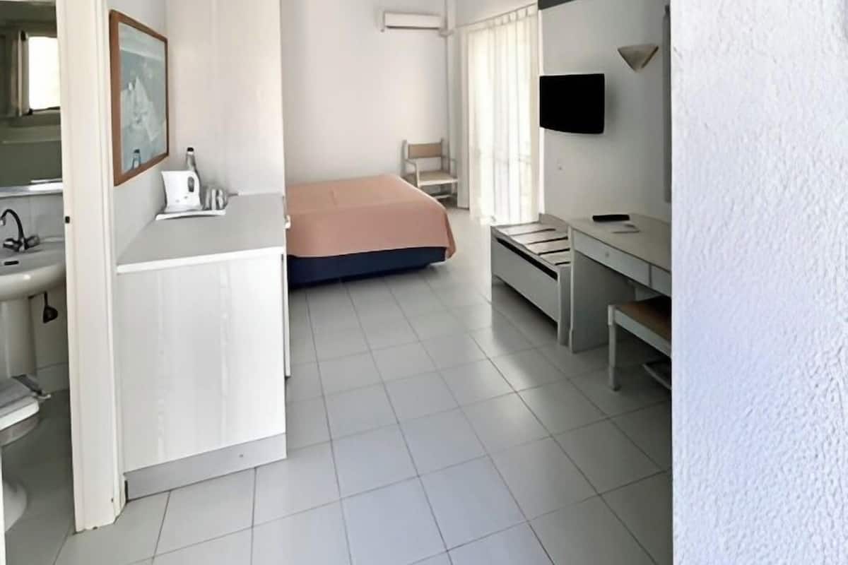 Standard Double Room, Sea View, Mezzanine | 1 bedroom, in-room safe, soundproofing, iron/ironing board