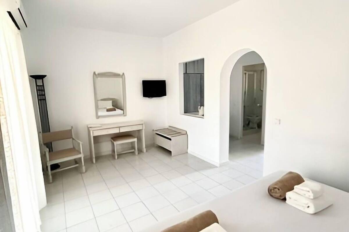 In-room safe, soundproofing, iron/ironing board (on request)