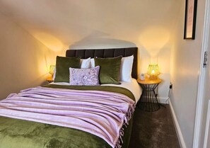 1 室のベッドルーム、アイロン / アイロン台、WiFi (無料)、ベッドシーツ