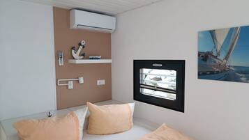 2 bedrooms, individually furnished, bed sheets