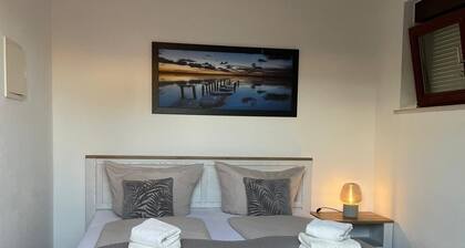 Ferienwohnung „Plaue Auszeit“ Privatstrand/Bootsliegeplatz, 150M bis Plauer See