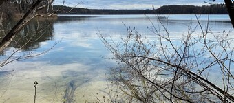 Vacation apartment "Plaue Auszeit" private beach/boat mooring, 150m to Lake Plauer See