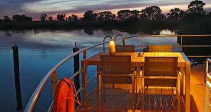 Hausboot in Ueckermuende