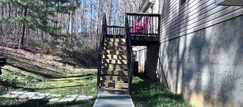 Barndominium getaway oasis! Close to Chattanooga shopping restaurants and Water!