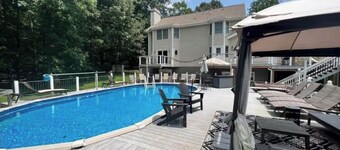 Barndominium getaway oasis! Close to Chattanooga shopping restaurants and Water!