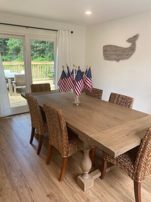 Dining - Child Friendly, Charming 3-Bedroom Cape in Unbeatable Location (Orleans)