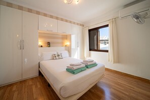 2 chambres, fer et planche Ă repasser, Wi-Fi gratuit, draps fournis