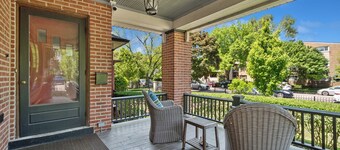 Cozy 3BR on Chicago's North Side & Free Parking On-premises!