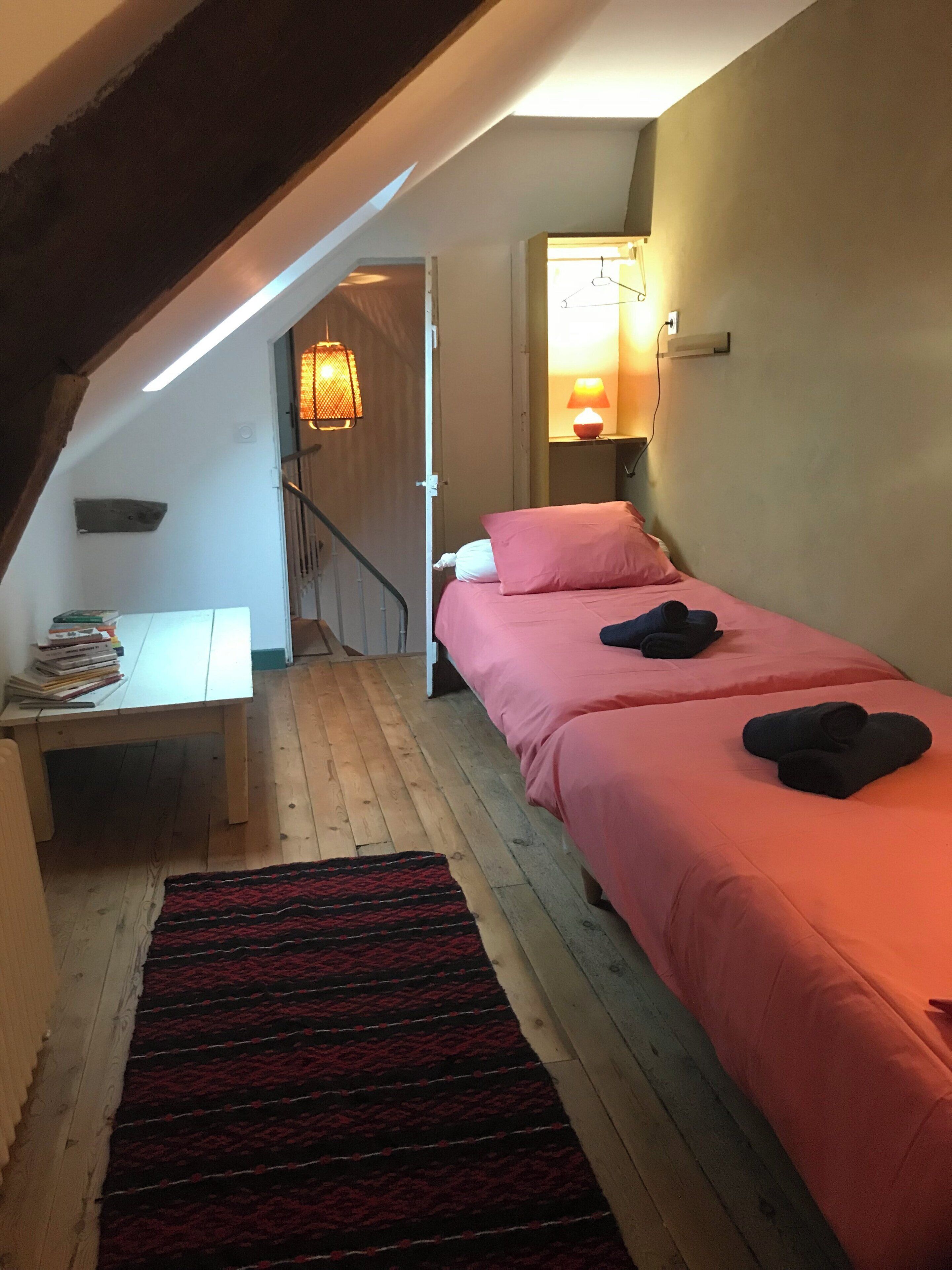 7 bedrooms, iron/ironing board, WiFi, bed sheets