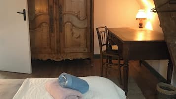 7 chambres, fer et planche Ă  repasser, Wi-Fi, draps fournis