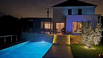 Piscine extérieure, piscine chauffée