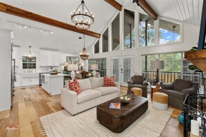 Smart TV, fireplace, books, stereo