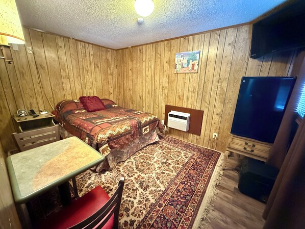 Economy Single Room | Free WiFi