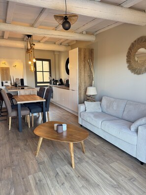 Living area - Lagune de Thau, medieval house overlooking the Thau lagoon (Balaruc-le-Vieux)