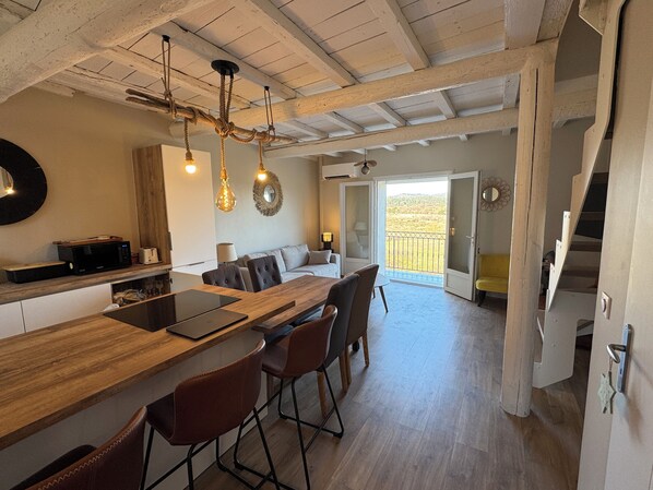 Interior - Lagune de Thau, medieval house overlooking the Thau lagoon (Balaruc-le-Vieux)