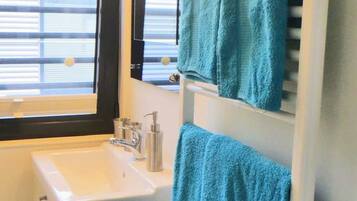 Mobile Home | Salle de bain | Serviettes fournies