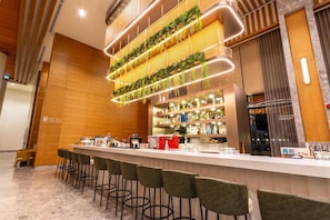 3 bars/lounges, 2 swim-up bars, 2 poolside bars - Sy Hotels Belek (Serik)