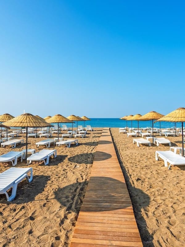Private beach nearby, free beach shuttle