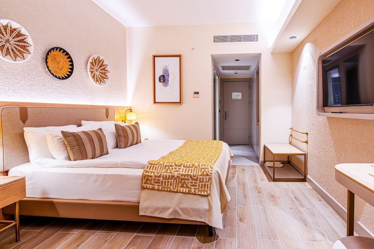 Deluxe Room Land view