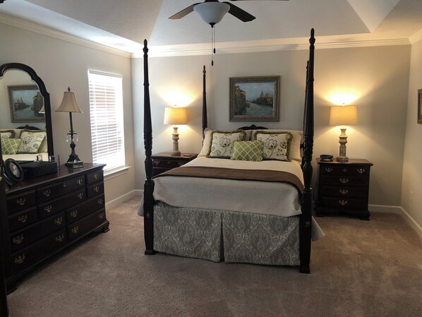 4 bedrooms, iron/ironing board, WiFi, bed sheets