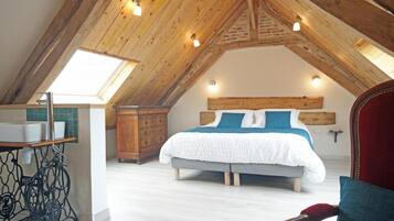 3 bedrooms, iron/ironing board, travel cot, free WiFi