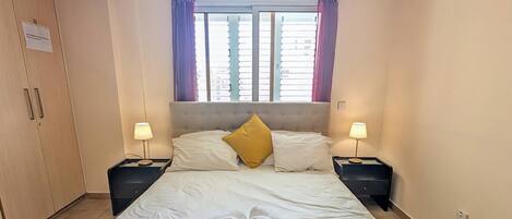 2 chambres, fer et planche à repasser, lit parapluie, Wi-Fi