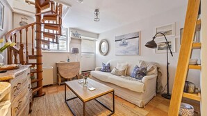 Unclassified image, 4 of 18, button - Ringmore Cottage - Salcombe - View over estuary (Salcombe)