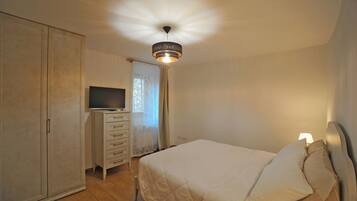 1 bedroom, iron/ironing board, travel crib, free WiFi