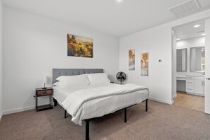 House, 4 Bedrooms, Non Smoking, Kitchen | 4 bedrooms, iron/ironing board, free WiFi