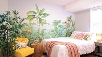 2 bedrooms, desk, iron/ironing board, travel crib
