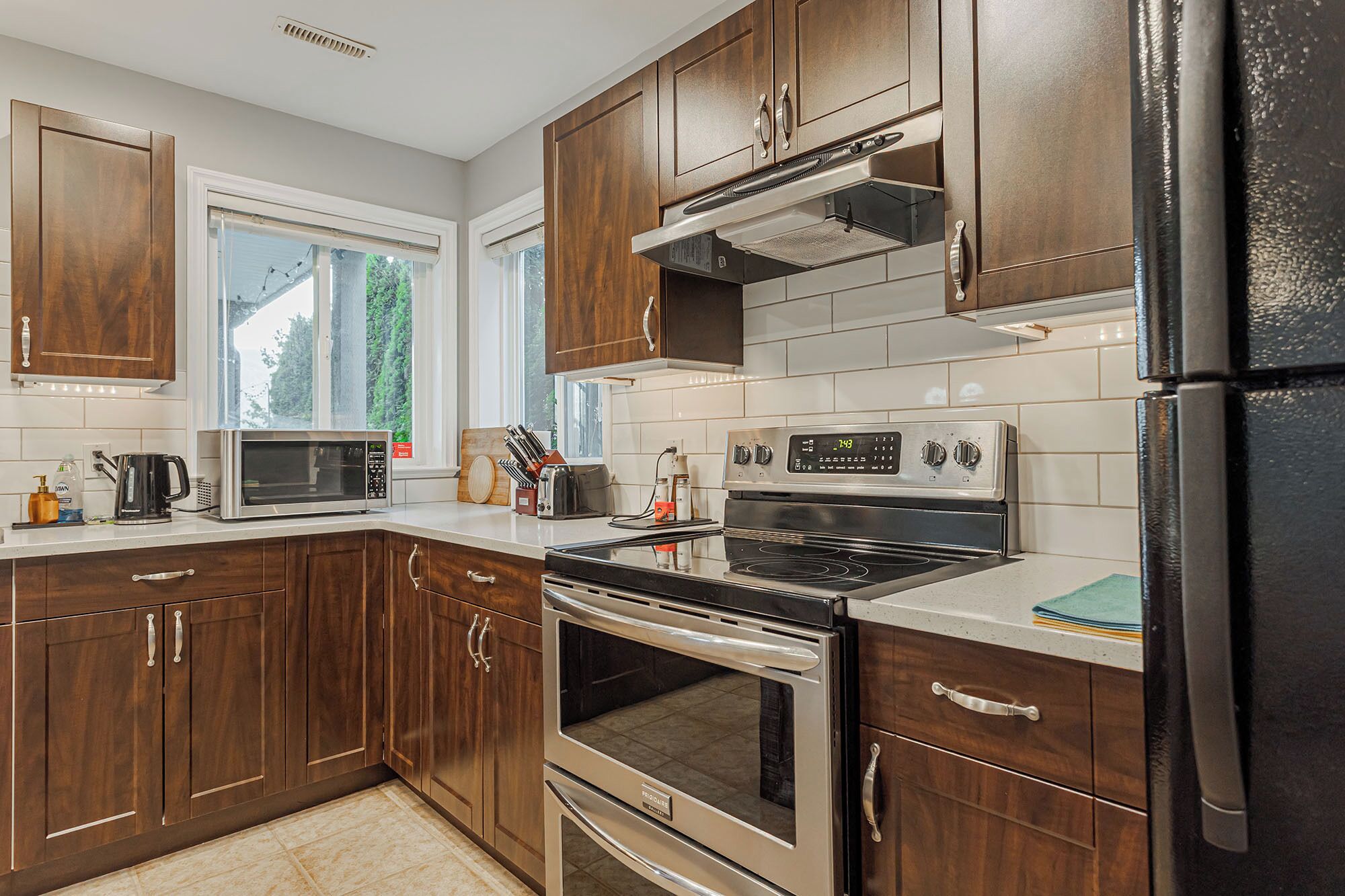 雪櫃、微波爐、焗爐、爐具