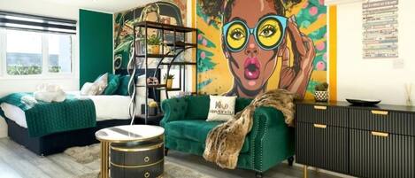 1 habitación, tabla de planchar con plancha, cuna de viaje y wifi