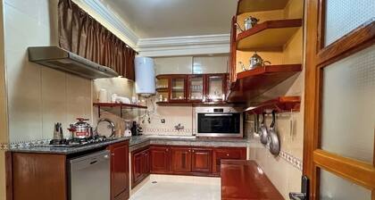 Spacious 3 beds apartment in amazing Fes with AC, WiFi near the railway station