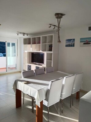Dining - Stunning Central Penthouse with Breathtaking Sea and Mountain Views (Benalmádena)