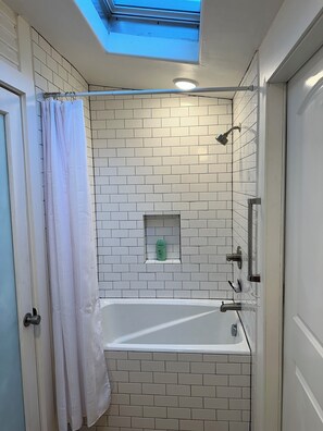 Bathroom - Furnished Loft Unit Near Mission Hill – Utilities Included! (Santa Cruz)
