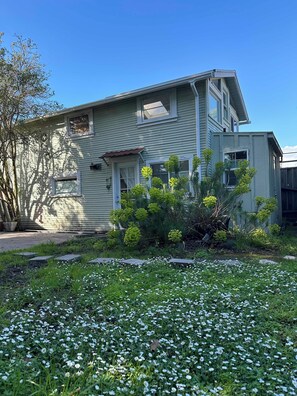 Exterior - Furnished Loft Unit Near Mission Hill – Utilities Included! (Santa Cruz)