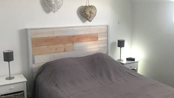 2 slaapkamers, een strijkplank/strijkijzer