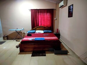 1 bedroom, iron/ironing board, WiFi