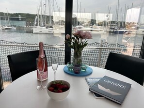 غرفة المعيشة