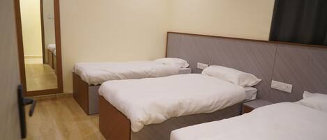 Desk, laptop workspace, iron/ironing board, free WiFi