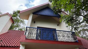AuĂendetails