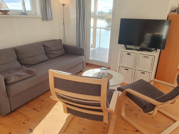 Mobile Home | Living room