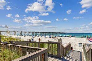 On the beach - Absolutely Shore, Navarre Beach (Navarre)