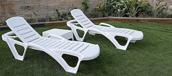 HOME TO ENJOY IN STYLE !!!! Garden, barbecue, swimming pool, swings, ping-pong.