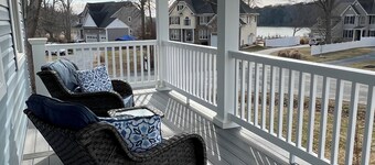 Island Blue Getaway! Brand new charming family friendly Home on Kent Island MD