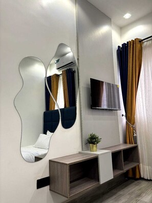 2 bedrooms, iron/ironing board, WiFi, bed sheets - Contemporary decorated 2-bedroom apartment in a serene environment in Surulere. (Lagos)