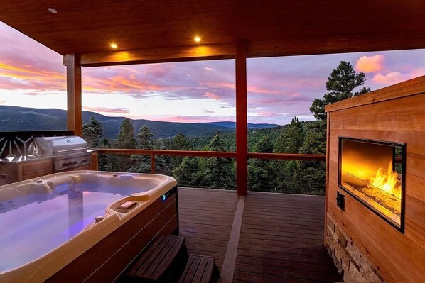 Terrace/patio - Breathtaking Views, Indoor/Outdoor Linear Fireplace, Sauna (Angel Fire)